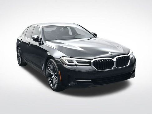 Used 2023 BMW 530i image 2