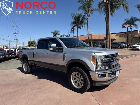 Used 2019 Ford F250 Lariat w/ Chrome Package image 2