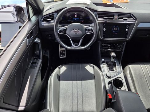 Used 2024 Volkswagen Tiguan SE R-Line image 8