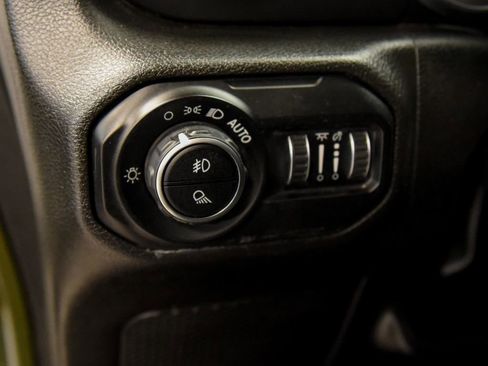 Used 2022 Jeep Gladiator Sport AWD/4WD image 19