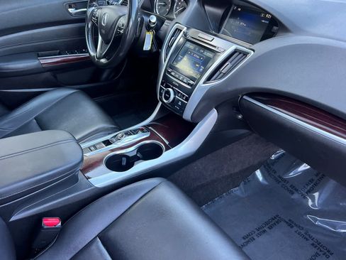 Used 2017 Acura TLX V6 FWD image 16