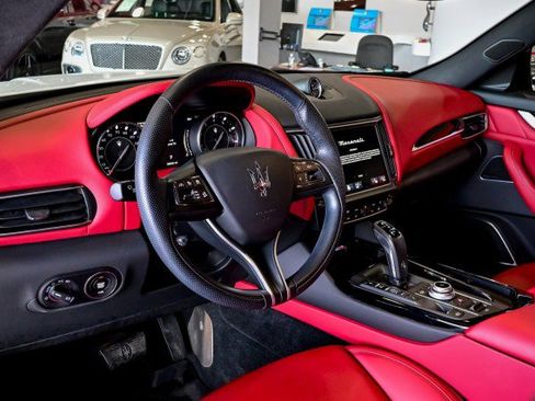 Used 2022 Maserati Levante GT image 13