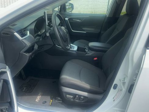 Used 2024 Toyota RAV4 XLE AWD/4WD image 6