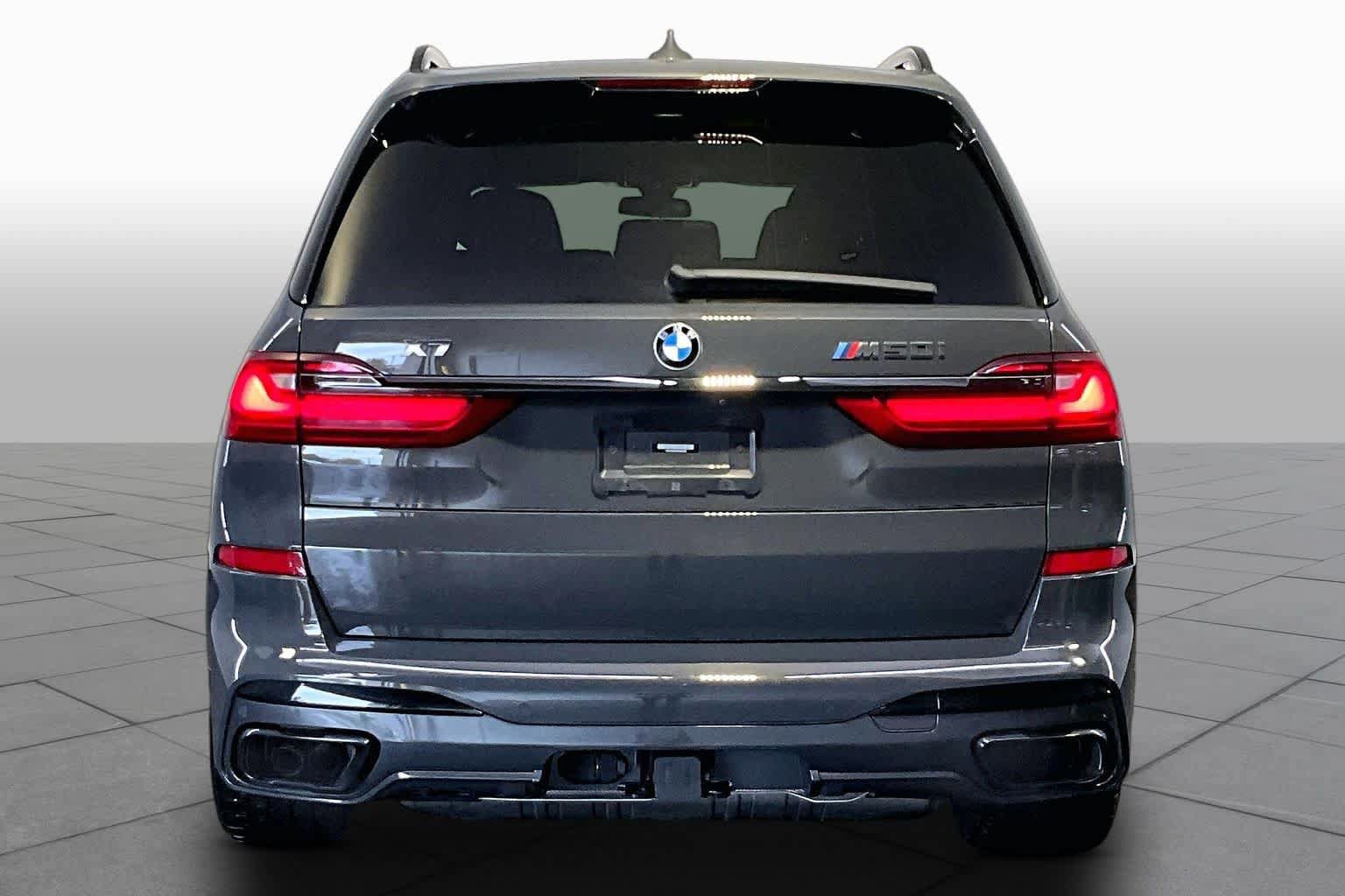 Used 2022 BMW X7 M50i w/ Dynamic Handling Package AWD/4WD image 4