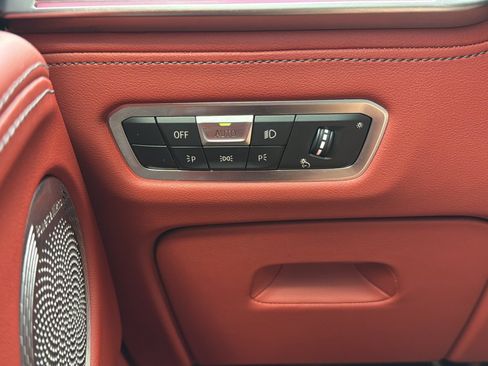 Used 2023 BMW XM AWD/4WD image 33