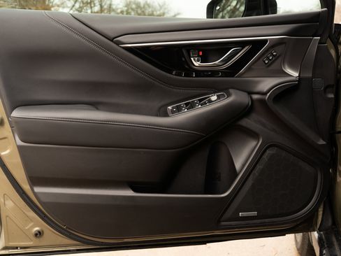 Used 2023 Subaru Outback Limited image 35