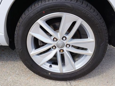 Used 2018 Audi Q3 2.0T Premium w/ Convenience Package image 10