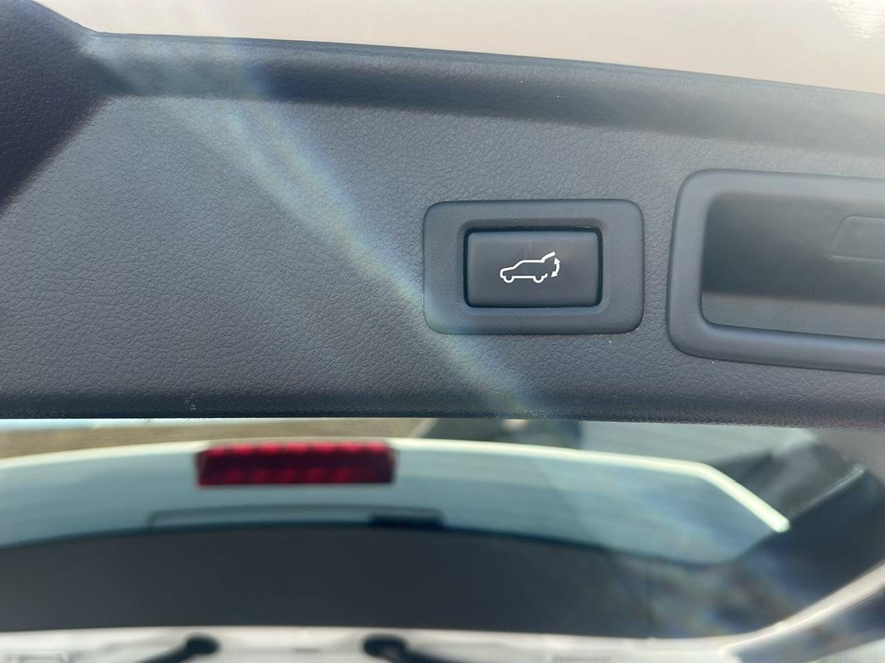 Used 2015 Subaru Forester 2.5i Limited AWD/4WD image 7
