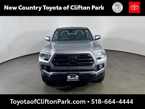 Used 2019 Toyota Tacoma SR5 AWD/4WD image 8