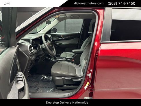 Used 2024 Chevrolet TrailBlazer LS w/ LS Convenience Package image 17
