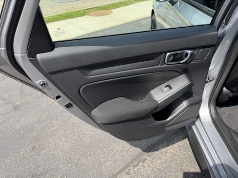 Used 2022 Honda Civic Sport image 14