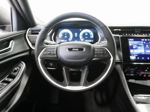 Used 2025 Jeep Grand Cherokee L Laredo w/ Luxury Tech Group I image 19