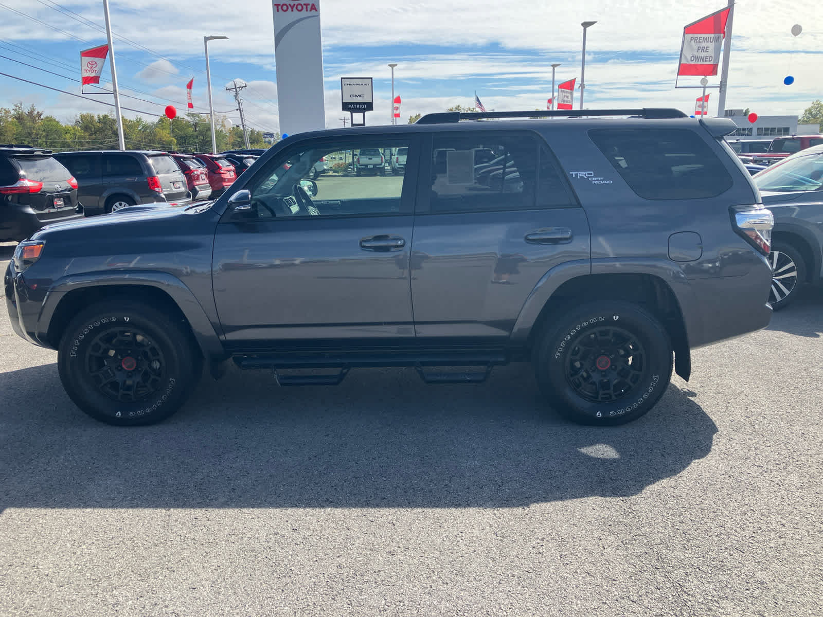 Used 2022 Toyota 4Runner TRD Off-Road Premium w/ TRD Black Wheel Package (TMS) AWD/4WD image 4