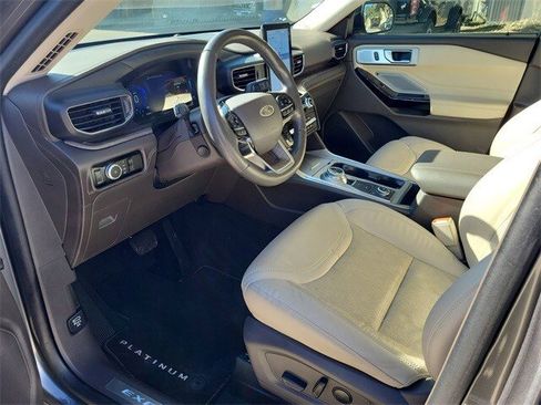 Used 2023 Ford Explorer Platinum w/ Technology Package image 13