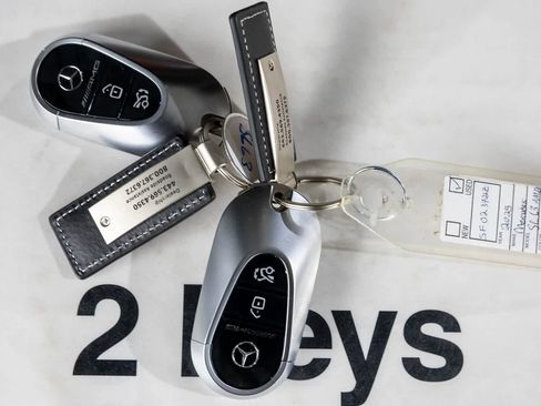 Used 2025 Mercedes-Benz SL 63 AMG 4MATIC image 22