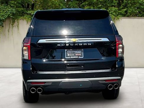 Used 2022 Chevrolet Suburban High Country AWD/4WD image 5