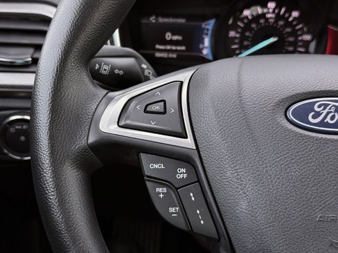 Used 2020 Ford Fusion SE FWD image 25