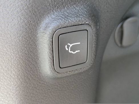 Certified 2020 Jeep Cherokee Limited FWD image 9