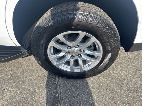 Used 2024 Chevrolet Tahoe LT image 32