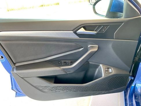 Used 2024 Volkswagen Jetta SE image 10