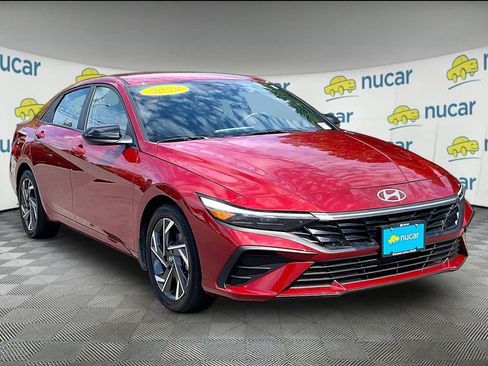 Used 2025 Hyundai Elantra Sport FWD image 1