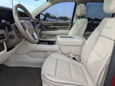 Used 2023 GMC Yukon XL Denali AWD/4WD image 26