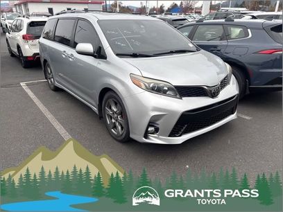 Used 2019 Toyota Sienna SE Premium