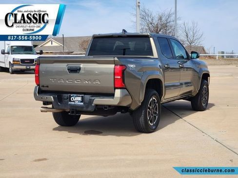 Used 2024 Toyota Tacoma TRD Sport image 9