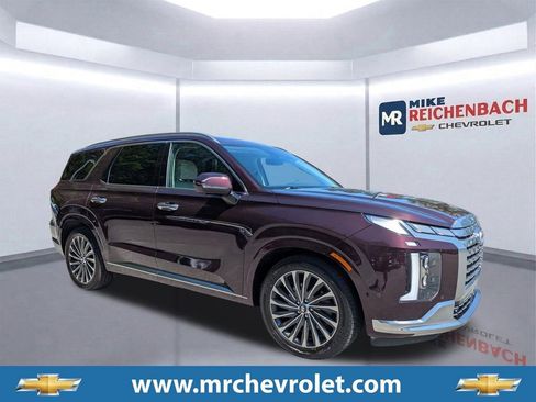 Used 2024 Hyundai Palisade Calligraphy image 1