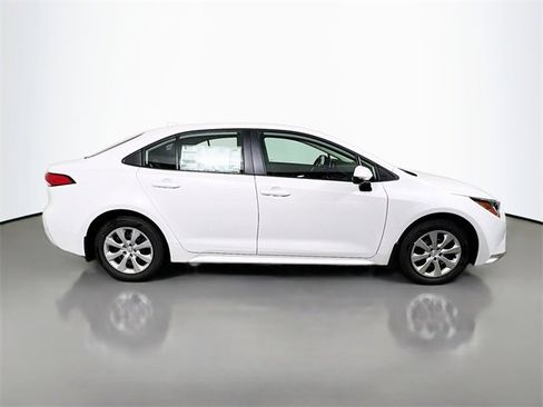 New 2026 Toyota Corolla LE image 2