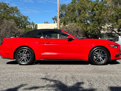 Used 2017 Ford Mustang Premium image 3