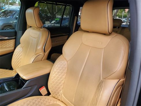 Used 2022 Jeep Grand Cherokee Summit w/ Adv Protech Group IV image 17