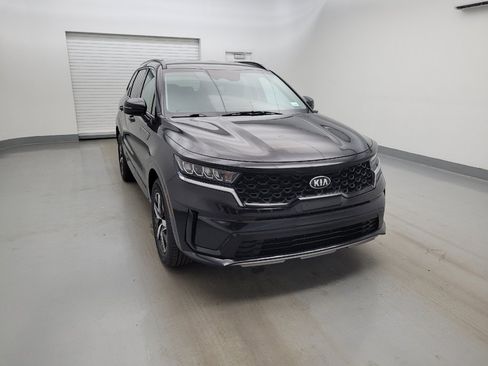 Used 2021 Kia Sorento S FWD image 14