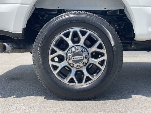 Used 2022 Ford F350 Lariat w/ Lariat Ultimate Package AWD/4WD image 36