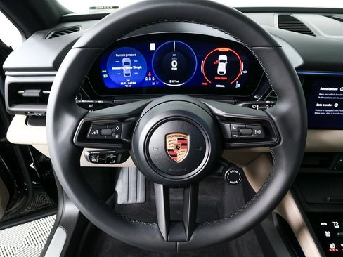 New 2025 Porsche Macan Electric image 9