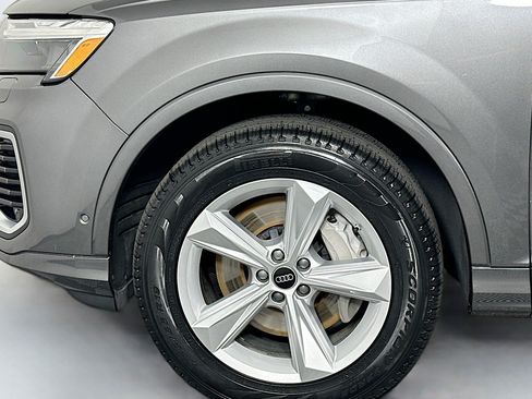 Used 2025 Audi Q7 3.0T Premium w/ Convenience Package AWD/4WD image 12