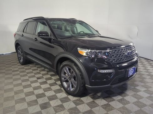 Used 2023 Ford Explorer XLT w/ Equipment Group 202A image 2