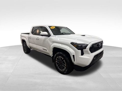 Used 2024 Toyota Tacoma TRD Sport w/ TRD Sport Premium Package image 3