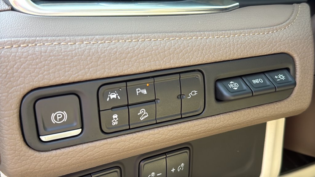 Used 2021 GMC Yukon Denali AWD/4WD image 13