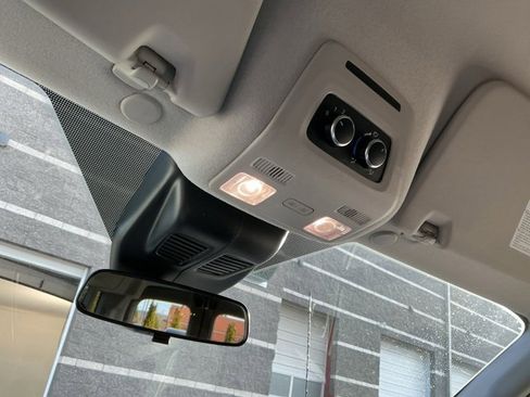 Used 2023 Ford Transit 350 XLT image 21