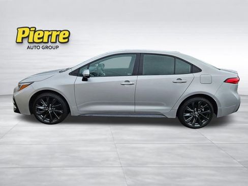 Used 2024 Toyota Corolla SE image 3