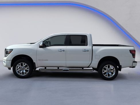 Used 2021 Nissan Titan SL AWD/4WD image 3