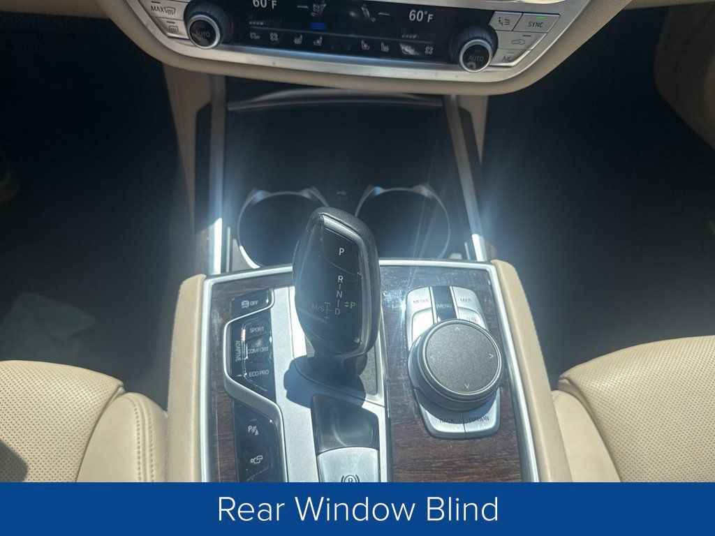 Used 2020 BMW 750i xDrive AWD/4WD image 27