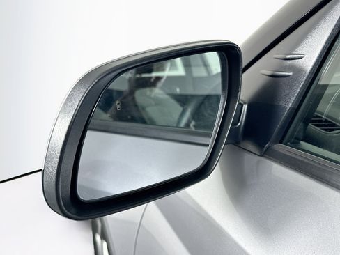 Used 2025 Hyundai Venue SEL image 16