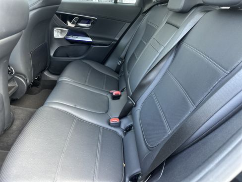 Used 2023 Mercedes-Benz GLC 300 4MATIC image 12