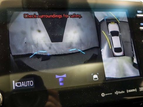 Certified 2022 Toyota Avalon Touring image 21