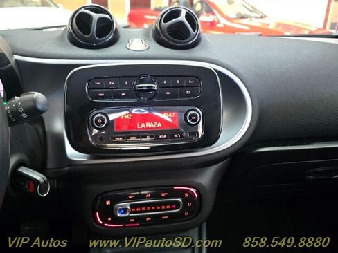 Used 2018 smart fortwo electric drive RWD image 15