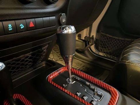 Used 2018 Jeep Wrangler Unlimited Sport S image 19