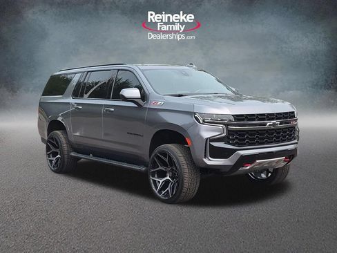 Used 2022 Chevrolet Suburban Z71 AWD/4WD image 3