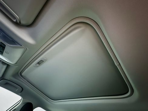 Used 2025 Toyota RAV4 XLE w/ Convenience Package image 34